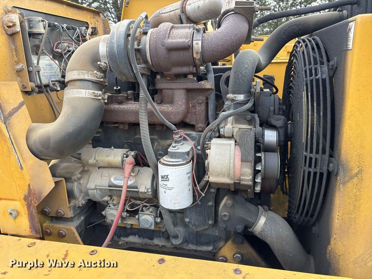 image for item EY9944 1999 Vermeer BC1800A wood chipper