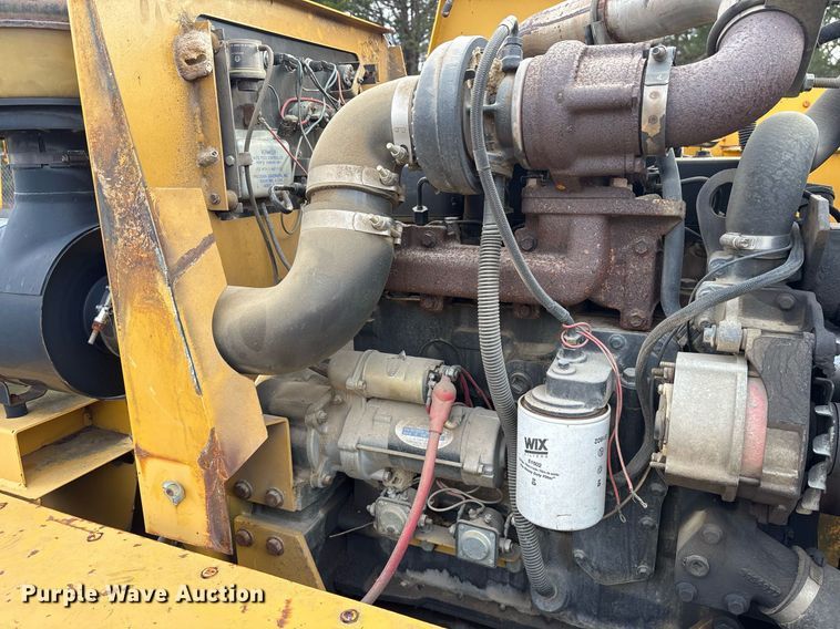 image for item EY9944 1999 Vermeer BC1800A wood chipper