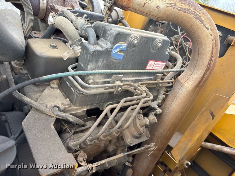 image for item EY9944 1999 Vermeer BC1800A wood chipper