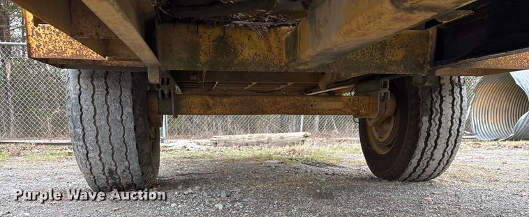 image for item EY9944 1999 Vermeer BC1800A wood chipper