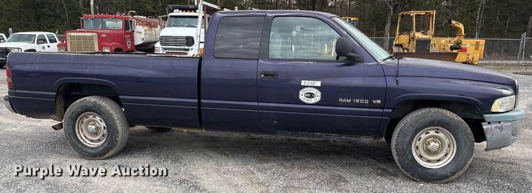 image for item EY9945 1998 Dodge Ram 1500 Club Cab pickup truck