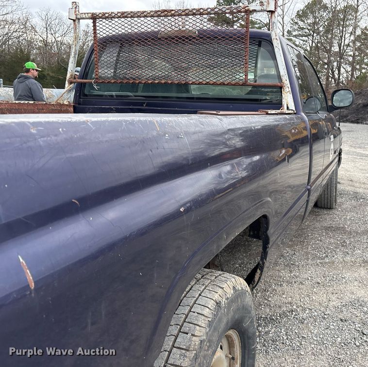 image for item EY9945 1998 Dodge Ram 1500 Club Cab pickup truck