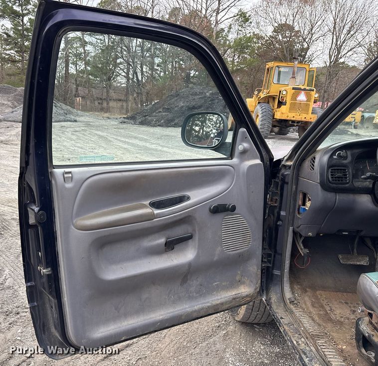 image for item EY9945 1998 Dodge Ram 1500 Club Cab pickup truck