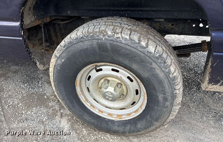 image for item EY9945 1998 Dodge Ram 1500 Club Cab pickup truck