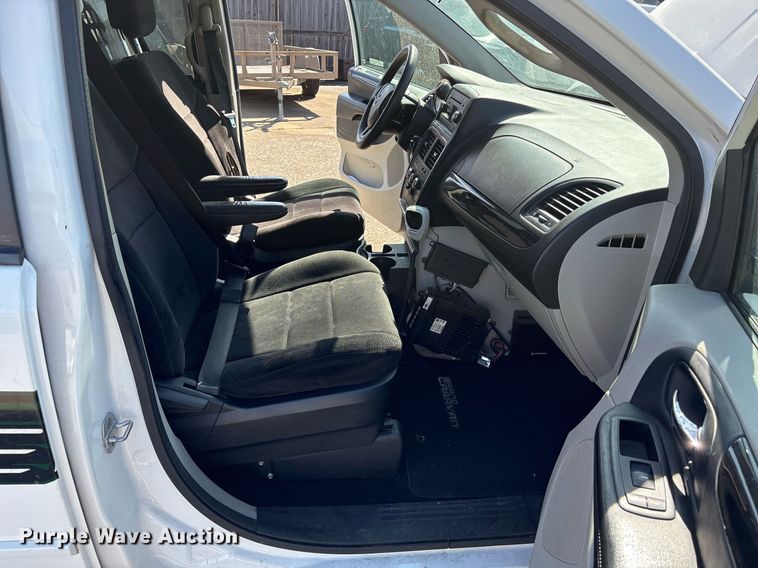 image for item EY9972 2012 Dodge Grand Caravan van