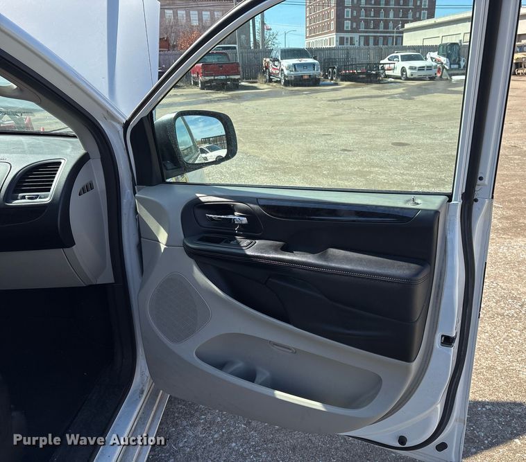 image for item EY9972 2012 Dodge Grand Caravan van