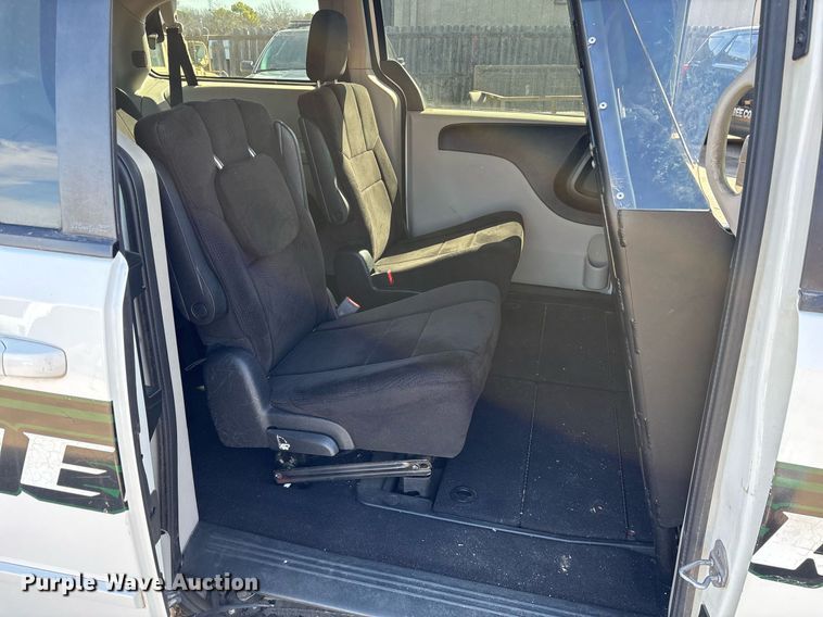 image for item EY9972 2012 Dodge Grand Caravan van