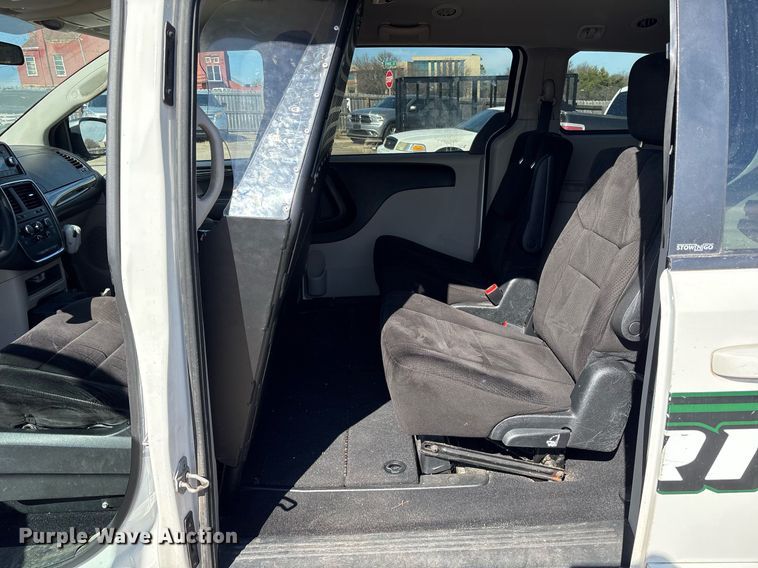 image for item EY9972 2012 Dodge Grand Caravan van