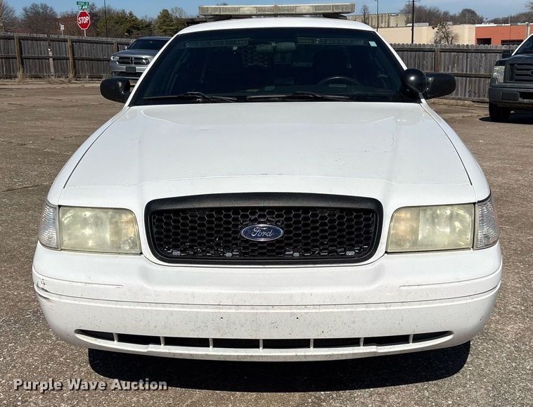 image for item EY9975 2010 Ford Crown Victoria Police Interceptor 