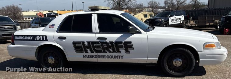 image for item EY9975 2010 Ford Crown Victoria Police Interceptor 