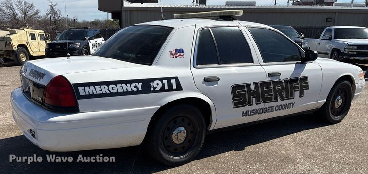 image for item EY9975 2010 Ford Crown Victoria Police Interceptor 