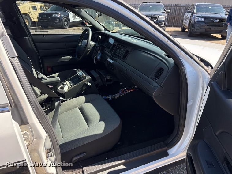 image for item EY9975 2010 Ford Crown Victoria Police Interceptor 