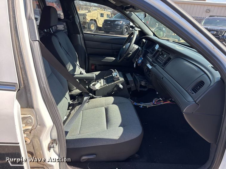 image for item EY9975 2010 Ford Crown Victoria Police Interceptor 