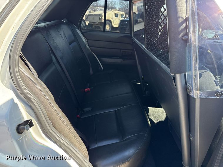 image for item EY9975 2010 Ford Crown Victoria Police Interceptor 