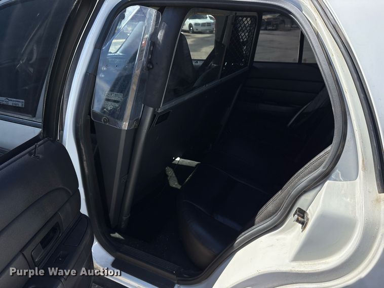 image for item EY9975 2010 Ford Crown Victoria Police Interceptor 