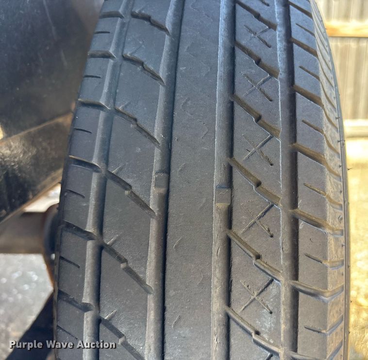 image for item EY9976 2019 Texas Bragg refuse trailer