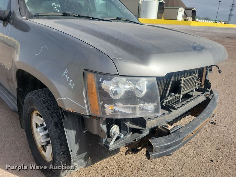 image for item NB9809 2012 Chevrolet Suburban SUV