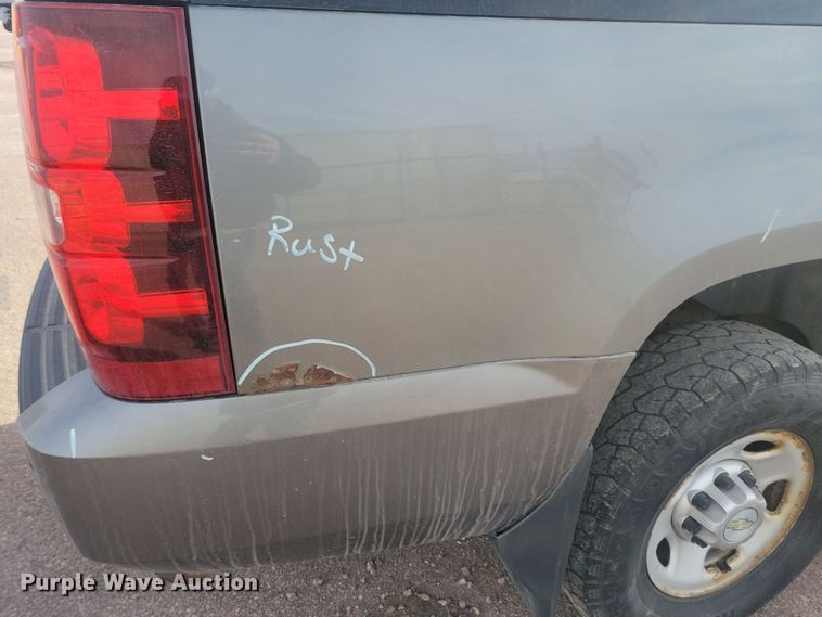 image for item NB9809 2012 Chevrolet Suburban SUV