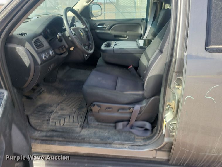 image for item NB9809 2012 Chevrolet Suburban SUV