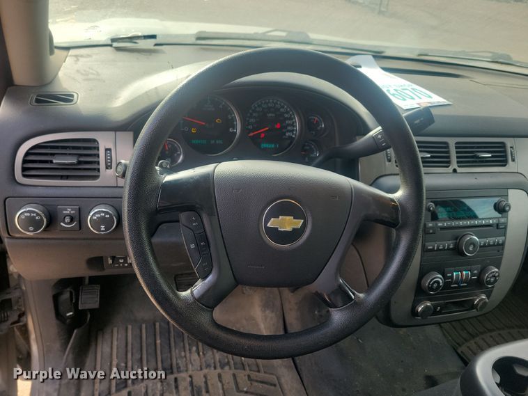 image for item NB9809 2012 Chevrolet Suburban SUV