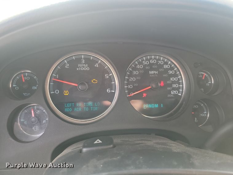 image for item NB9809 2012 Chevrolet Suburban SUV