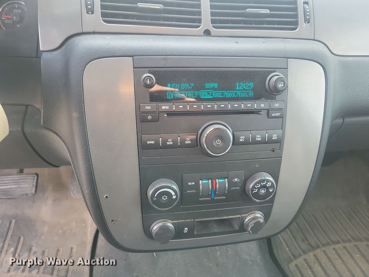 image for item NB9809 2012 Chevrolet Suburban SUV