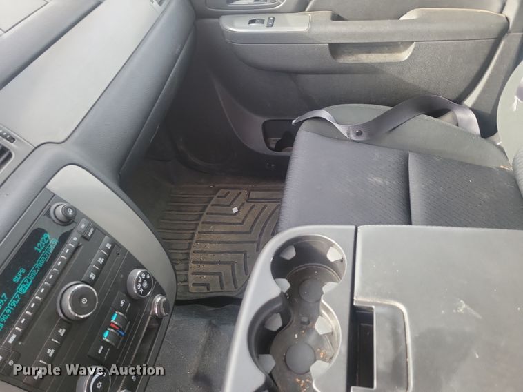 image for item NB9809 2012 Chevrolet Suburban SUV