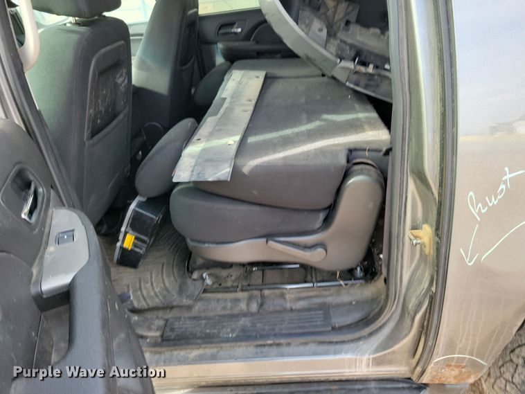 image for item NB9809 2012 Chevrolet Suburban SUV