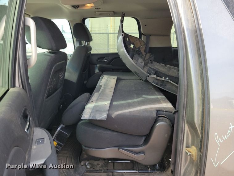 image for item NB9809 2012 Chevrolet Suburban SUV