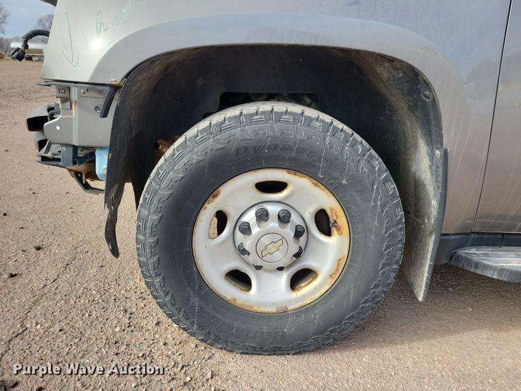 image for item NB9809 2012 Chevrolet Suburban SUV