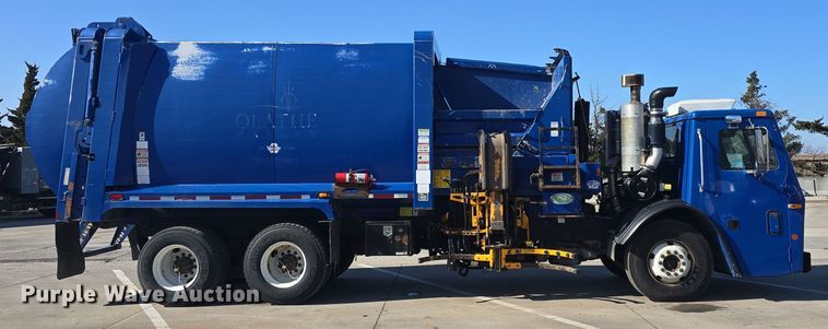 image for item NI9489 2014 Mack LE600 refuse truck