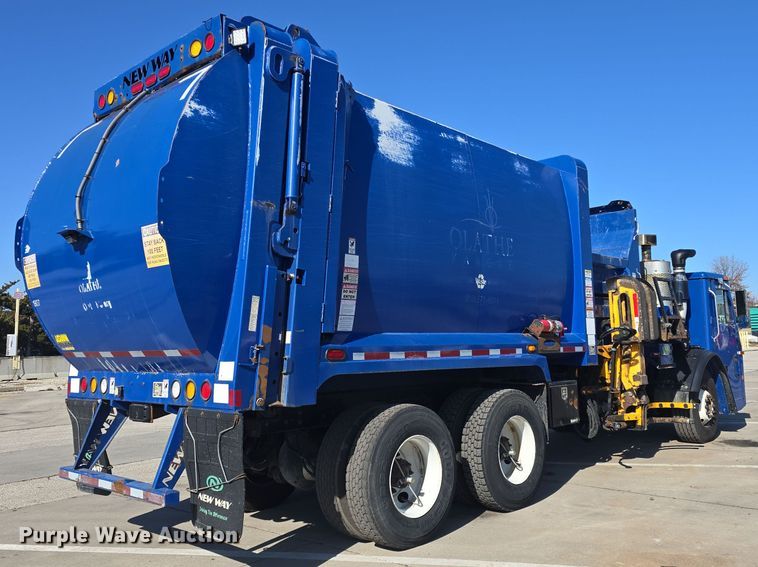 image for item NI9489 2014 Mack LE600 refuse truck