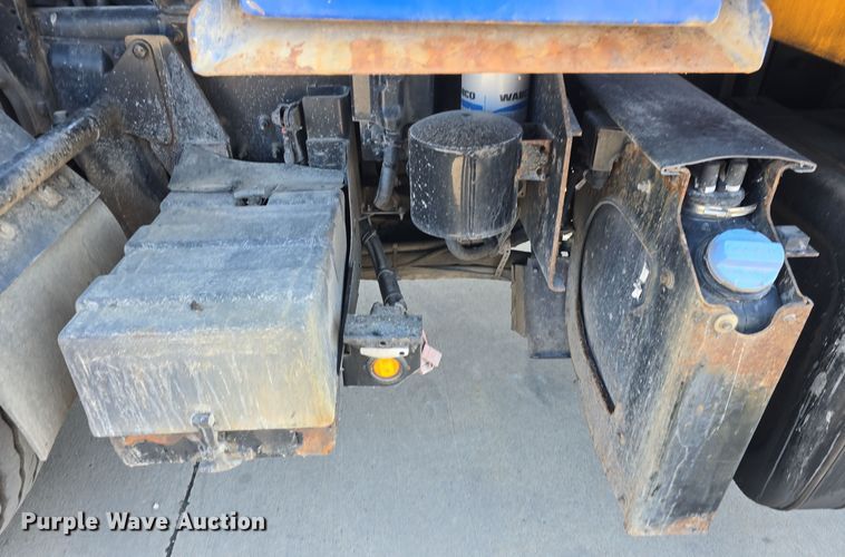 image for item NI9489 2014 Mack LE600 refuse truck