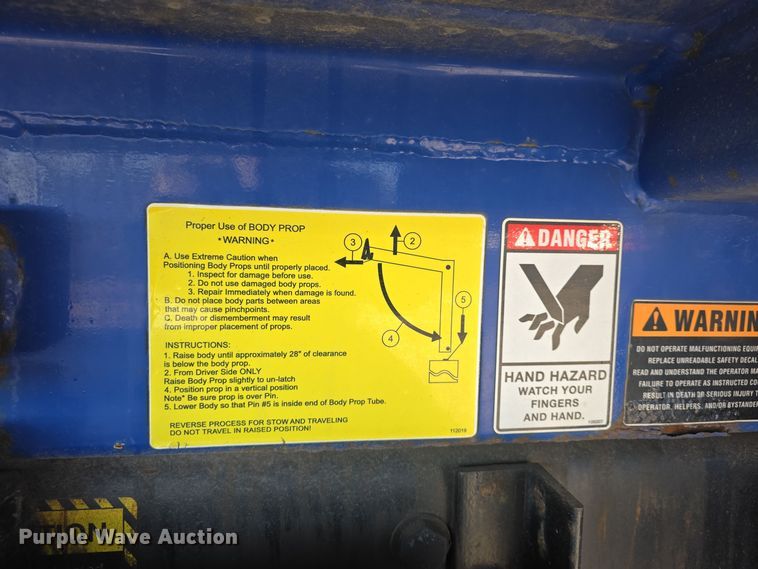 image for item NI9489 2014 Mack LE600 refuse truck