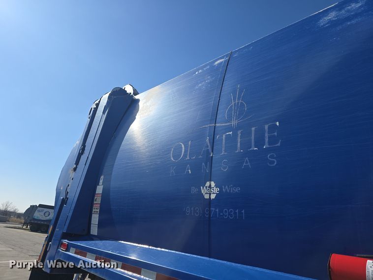 image for item NI9489 2014 Mack LE600 refuse truck