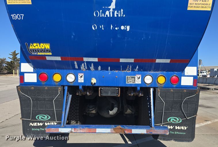 image for item NI9489 2014 Mack LE600 refuse truck