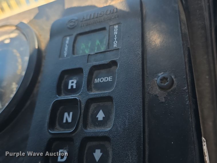 image for item NI9489 2014 Mack LE600 refuse truck