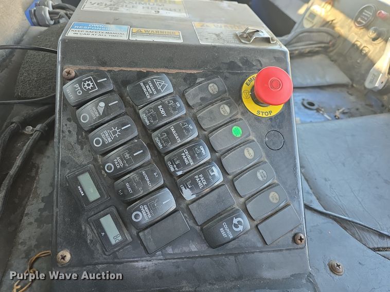 image for item NI9489 2014 Mack LE600 refuse truck