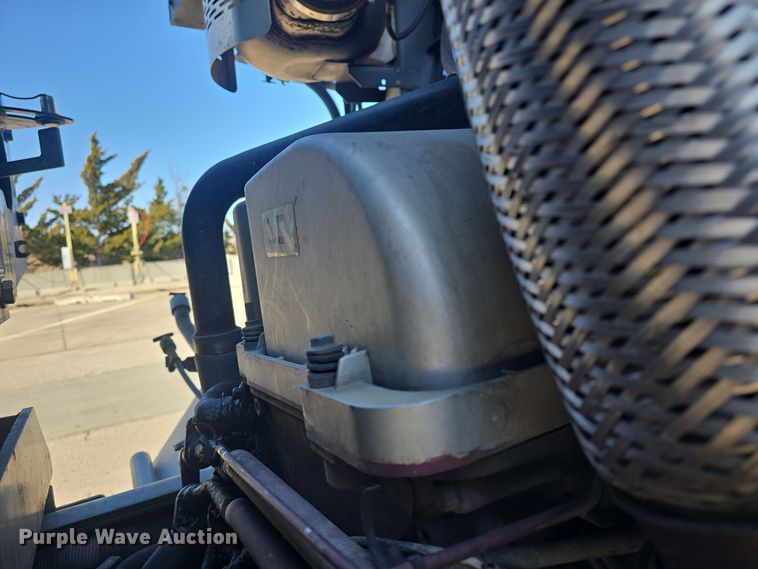 image for item NI9489 2014 Mack LE600 refuse truck