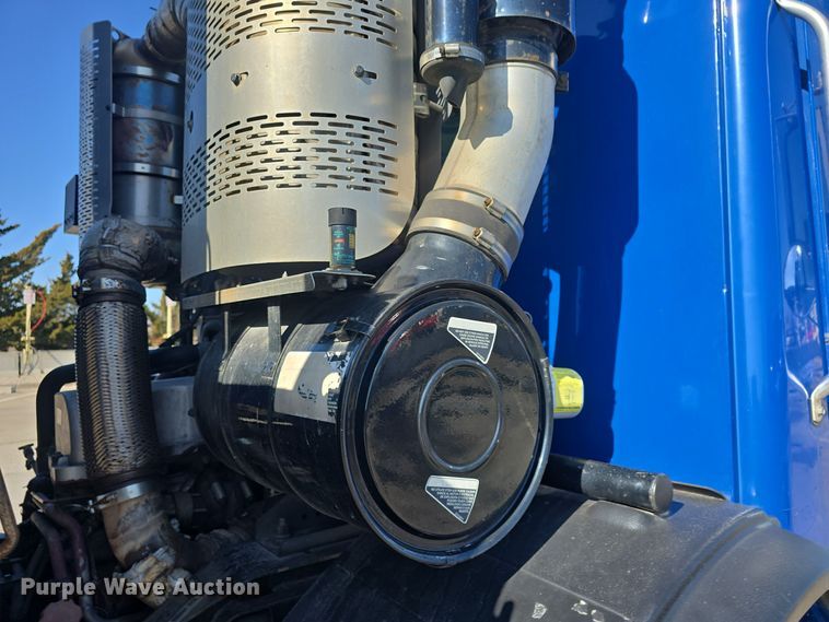 image for item NI9489 2014 Mack LE600 refuse truck