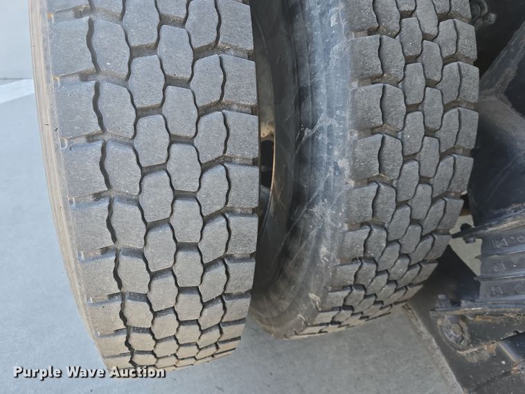 image for item NI9489 2014 Mack LE600 refuse truck