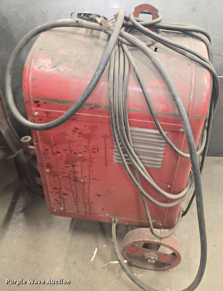 image for item NI9513 Lincoln Idealarc 250-25C welder