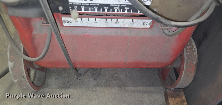 image for item NI9513 Lincoln Idealarc 250-25C welder