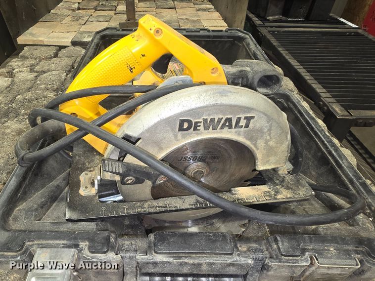 image for item NI9516 DeWalt DW359K circular saw