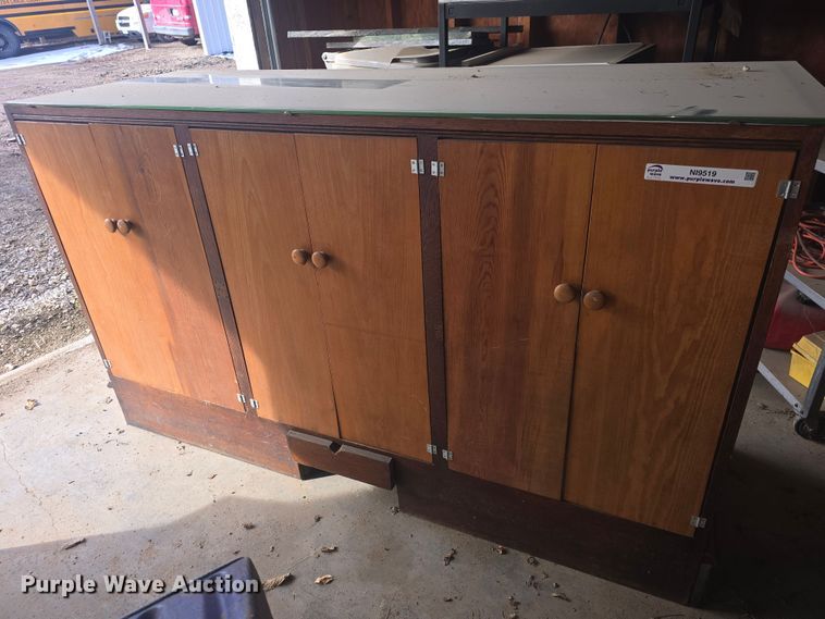 image for item NI9519 Display cabinet