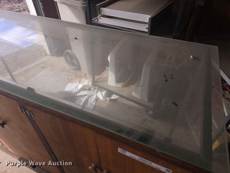 image for item NI9519 Display cabinet