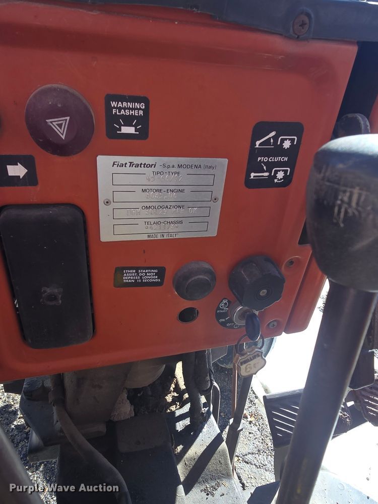 image for item NI9521 Hesston 45-66 tractor