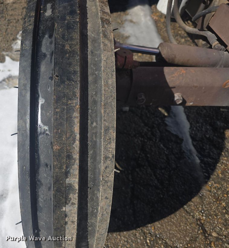 image for item NI9521 Hesston 45-66 tractor