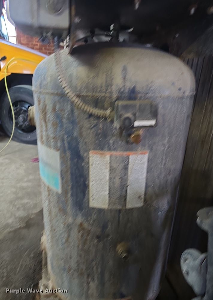 image for item NI9533 AMP  C22A-80V air compressor