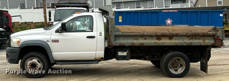 image for item NJ9592 2009 Dodge Ram 5500 Heavy Duty dump truck